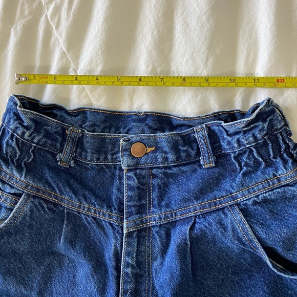 VINTAGE High-Waisted Jean cut-off Shorts - Picture 8 of 11